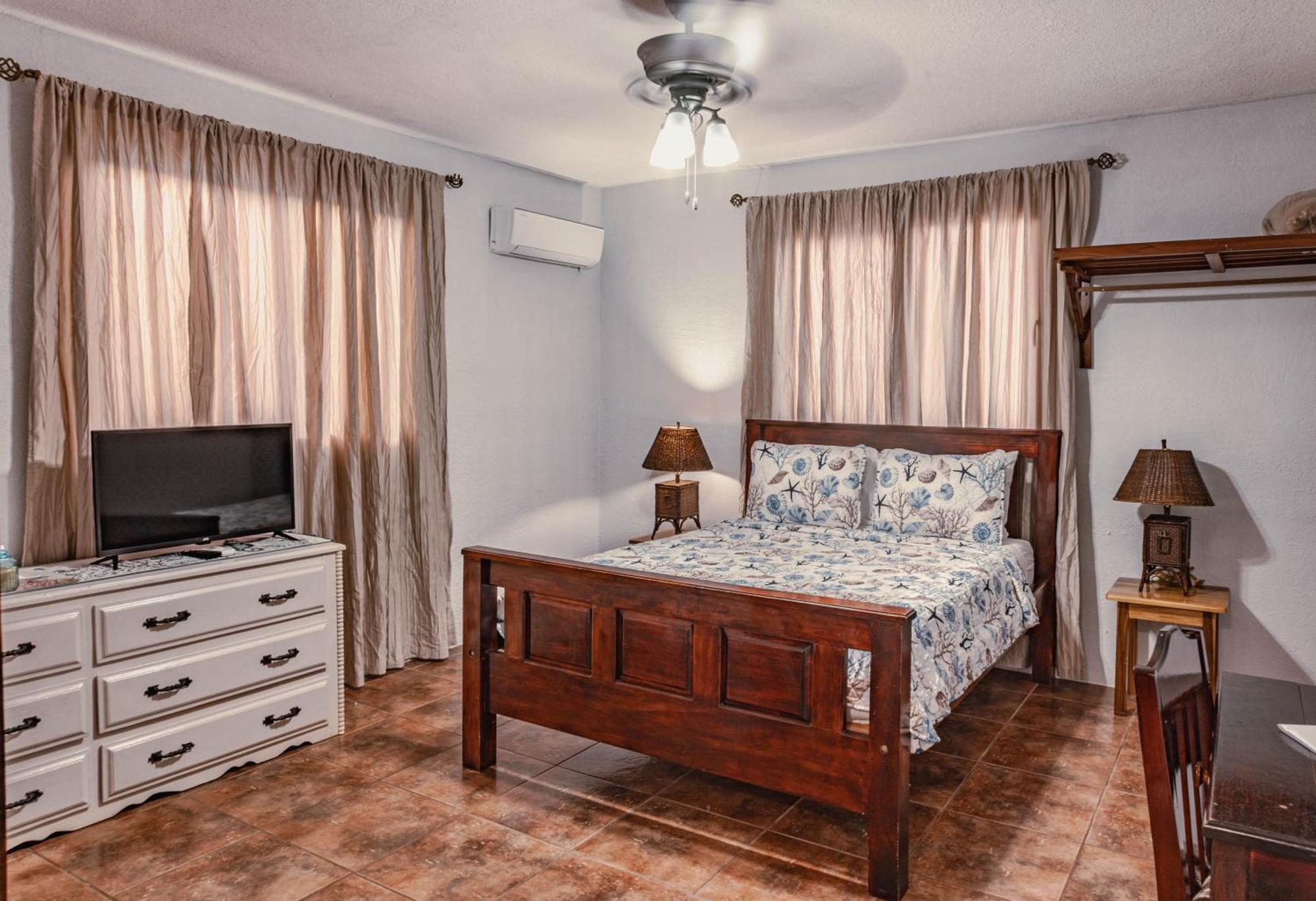 Bonefish Hotel Dangriga Exterior foto