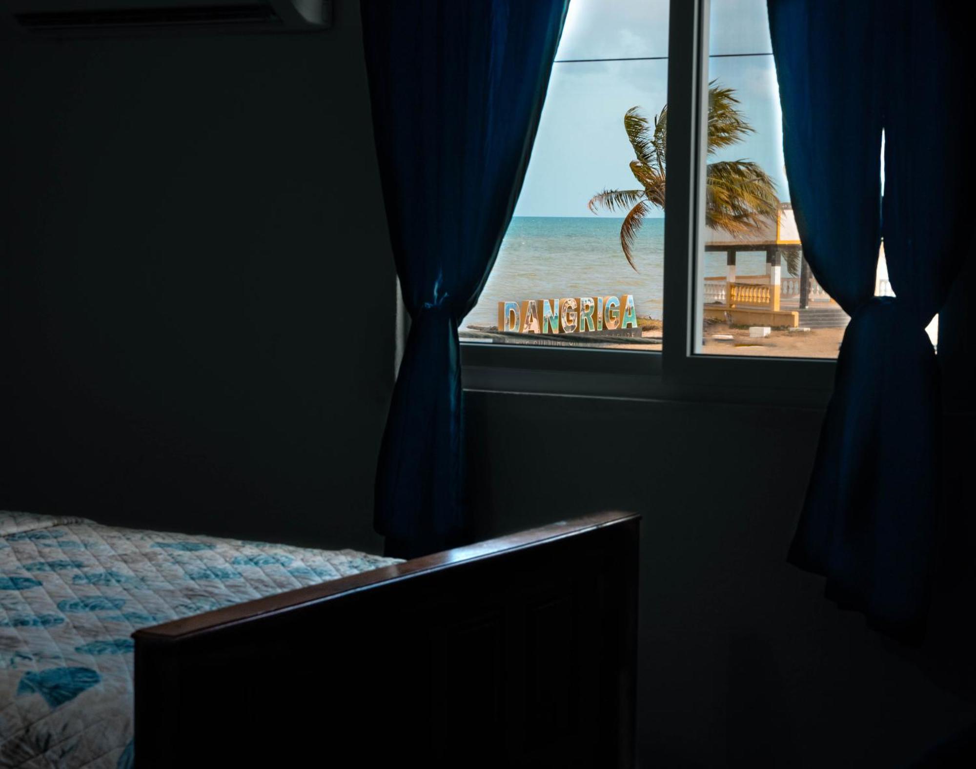 Bonefish Hotel Dangriga Exterior foto
